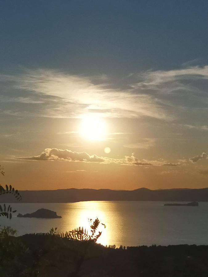 Appartamento A Marta Nel Lago Di Bolsena Экстерьер фото